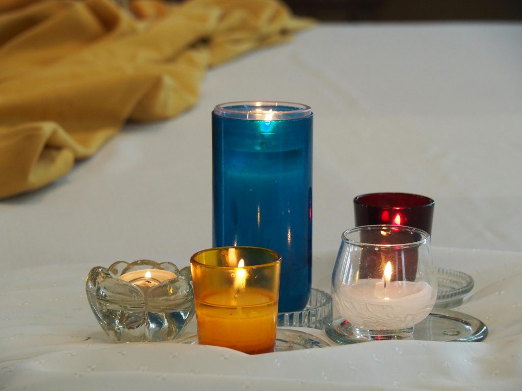Creëer een romantische sfeer met slaapkamer kaarsen