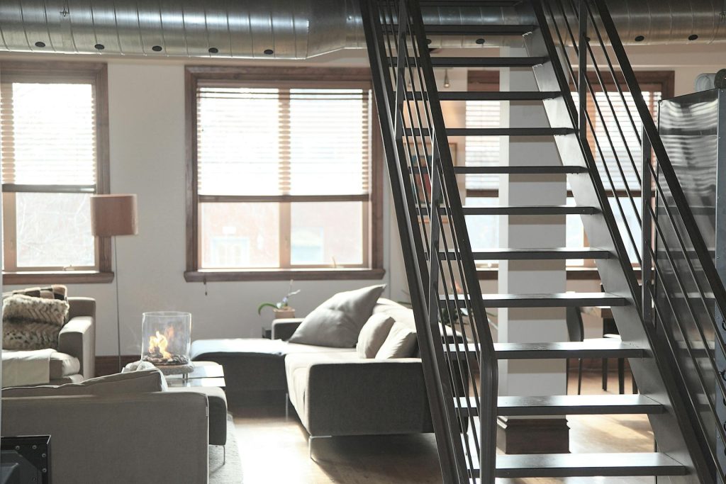 Transformeer je woonkamer met industriële meubelstukken